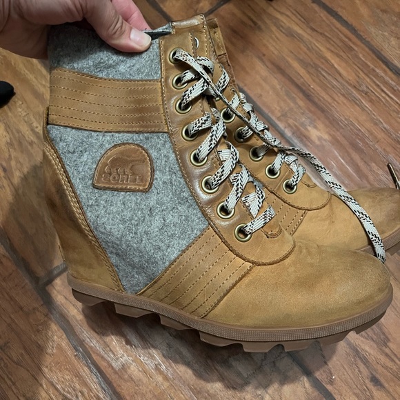 Sorel - Picture 1 of 4